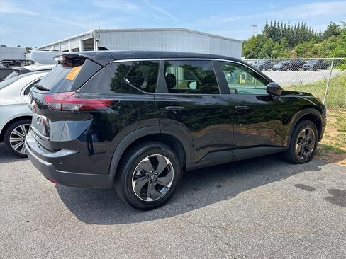 Used 2025 Nissan Rogue SV FWD image 10