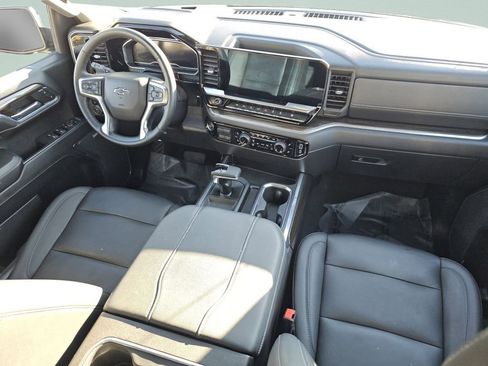 Used 2024 Chevrolet Silverado 1500 LT Trail Boss w/ Convenience Package II image 32