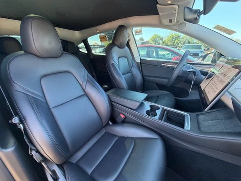 Used 2023 Tesla Model Y Long Range AWD/4WD image 4