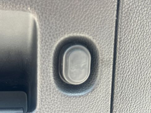 Used 2018 Cadillac Escalade Luxury image 26