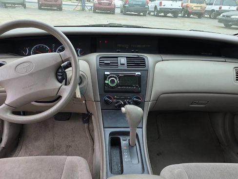 Used 2000 Toyota Avalon XL image 9
