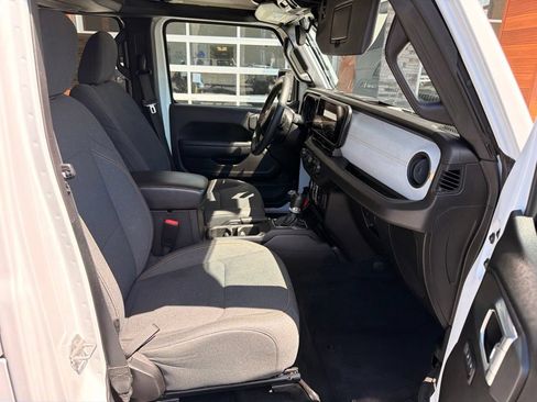 Used 2024 Jeep Wrangler Unlimited Sport AWD/4WD image 15