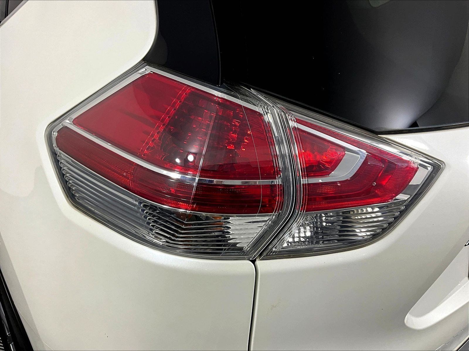 Used 2016 Nissan Rogue SL w/ SL Premium Package AWD/4WD image 23