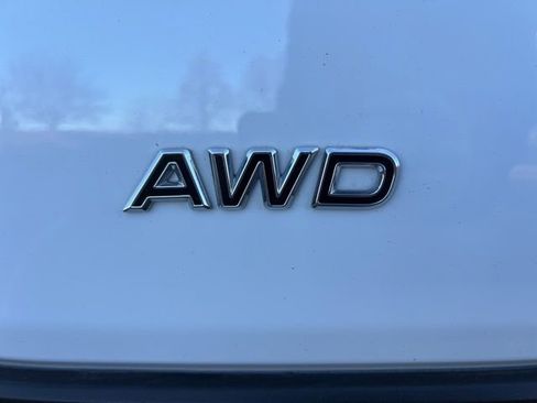 Used 2023 Ford Transit 250 Medium Roof AWD w/ Load Area Protection Package image 39