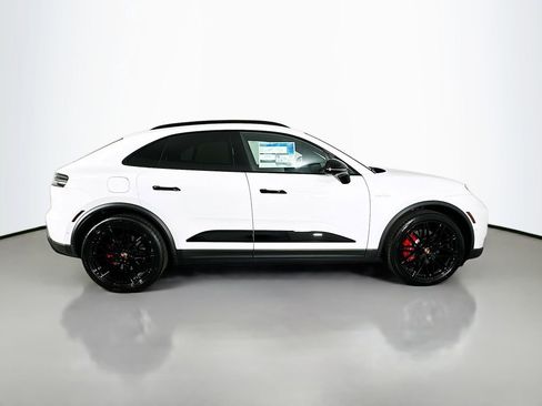 New 2026 Porsche Macan 4S Electric AWD/4WD image 8