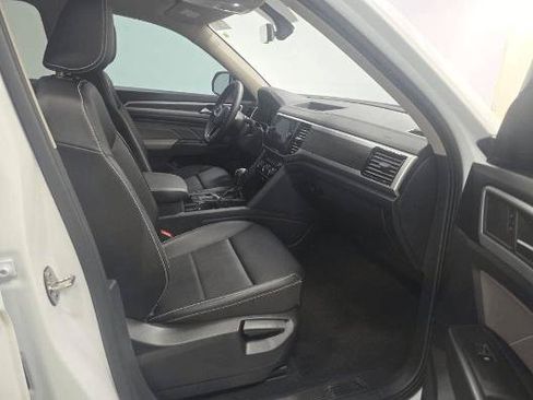 Used 2023 Volkswagen Atlas SE w/ Panoramic Sunroof Package FWD image 22