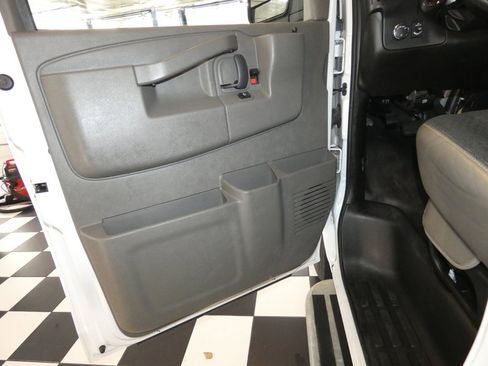 Used 2024 Chevrolet Express 2500 w/ Driver Convenience Package RWD image 19