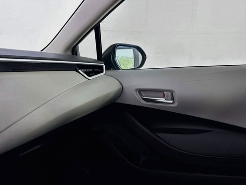 Used 2021 Toyota Corolla LE FWD image 35