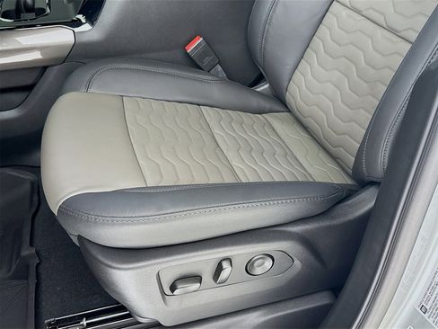 Used 2026 Chevrolet Silverado 2500 ZR2 image 21