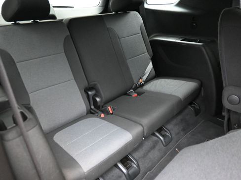 Used 2023 Chevrolet Traverse LT image 31