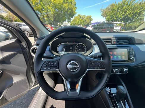Used 2025 Nissan Versa SV FWD image 32