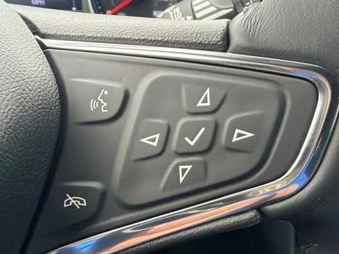 Used 2020 Chevrolet Equinox LT w/ Driver Convenience Package FWD image 19