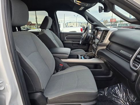 Used 2024 RAM 2500 Big Horn w/ Off Road Package image 10