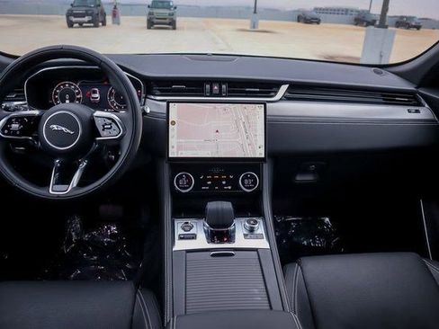 Used 2025 Jaguar F-PACE R-Dynamic S image 27