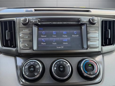 Used 2015 Toyota RAV4 LE AWD/4WD image 32