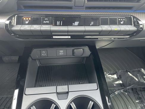 New 2026 Toyota Prius XLE image 39