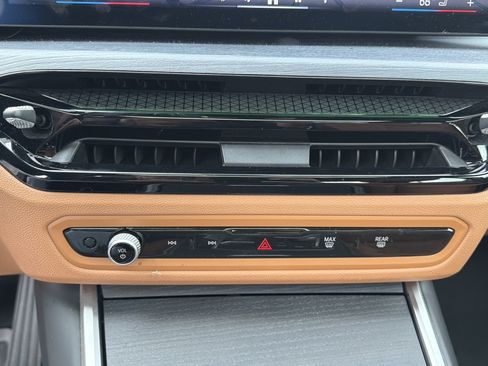 Certified 2025 BMW 430i Coupe w/ Convenience Package image 6