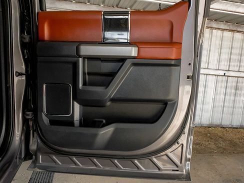 Used 2022 Ford F450 Platinum w/ FX4 Off-Road Package AWD/4WD image 47