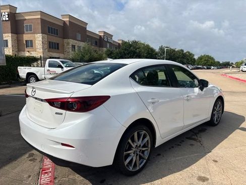 Used 2018 MAZDA MAZDA3 Grand Touring w/ Premium Equipment Package FWD image 5