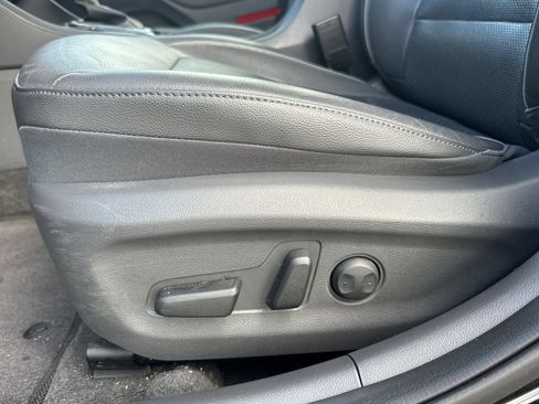 Used 2020 Hyundai Ioniq Limited FWD image 13