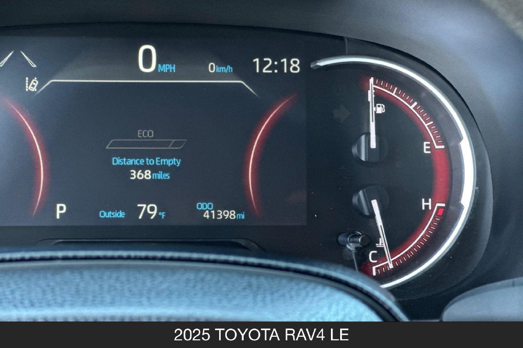 Used 2025 Toyota RAV4 LE FWD image 27