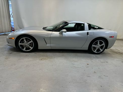 Used 2010 Chevrolet Corvette Coupe w/ Preferred Equipment Group image 8