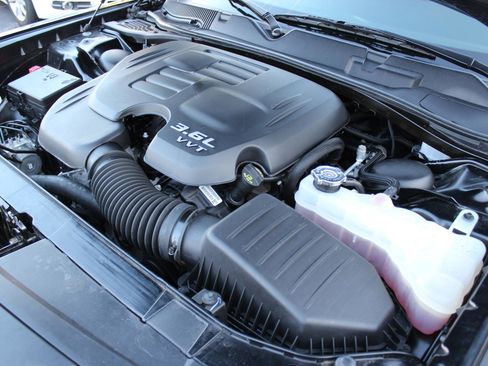 Used 2021 Dodge Challenger SXT RWD image 21