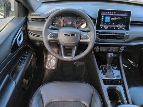 Used 2025 Jeep Compass Latitude w/ Altitude Special Edition AWD/4WD image 15