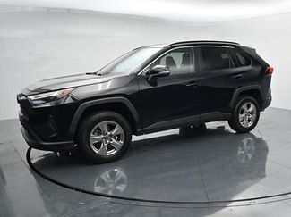 Used 2023 Toyota RAV4 XLE AWD/4WD video 4