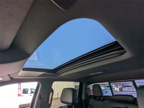 Used 2020 GMC Sierra 1500 SLT w/ SLT Premium Plus Package image 23