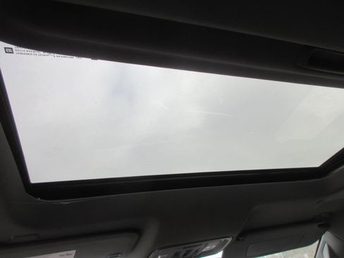 New 2026 GMC Sierra 1500 SLT w/ SLT Convenience Package image 15