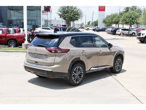 Used 2024 Nissan Rogue Platinum w/ Platinum Premium Package FWD image 5