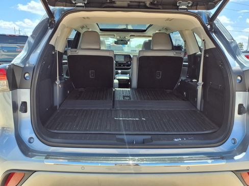 Certified 2021 Toyota Highlander Platinum FWD image 8