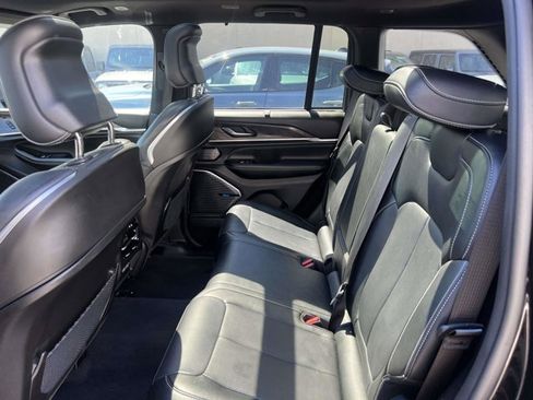 Certified 2023 Jeep Grand Cherokee Overland w/ Luxury Tech Group IV AWD/4WD image 12
