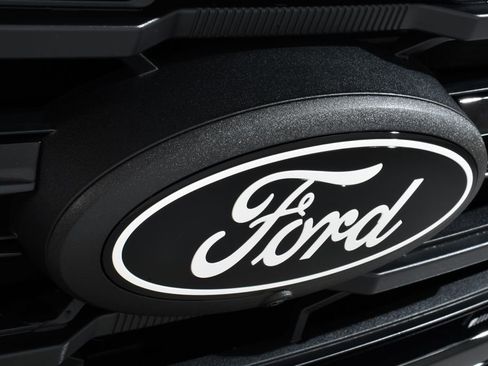 New 2025 Ford F150 XLT w/ Equipment Group 302A MID image 20