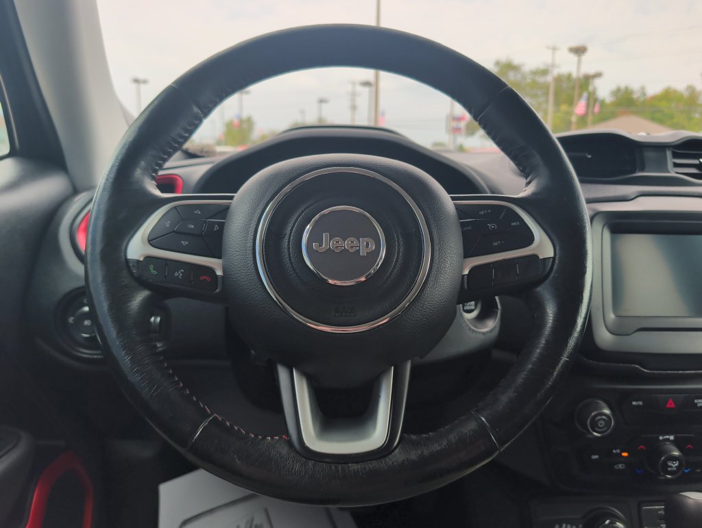Used 2019 Jeep Renegade Trailhawk w/ Cold Weather Group II AWD/4WD image 11