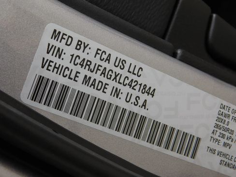 Used 2020 Jeep Grand Cherokee Altitude AWD/4WD image 30
