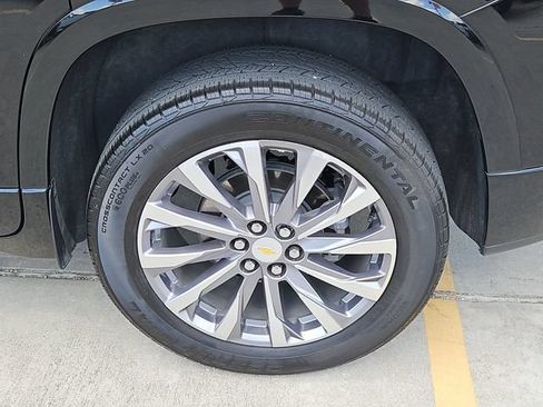 Used 2023 Chevrolet Traverse Premier w/ LPO, Floor Liner Package FWD image 8