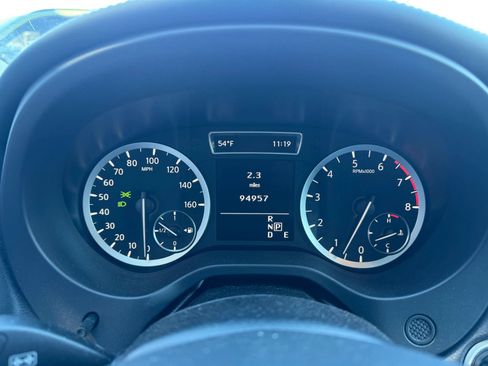 Used 2017 INFINITI QX30 image 2