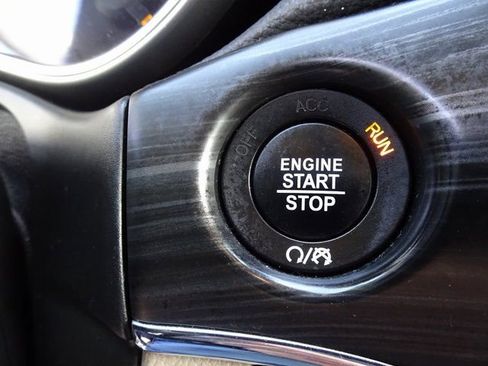 Used 2019 Jeep Grand Cherokee Limited image 27