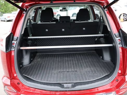 Used 2018 Toyota RAV4 XLE AWD/4WD image 15