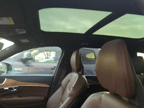 Used 2022 Volvo XC90 T8 Inscription Expression image 7