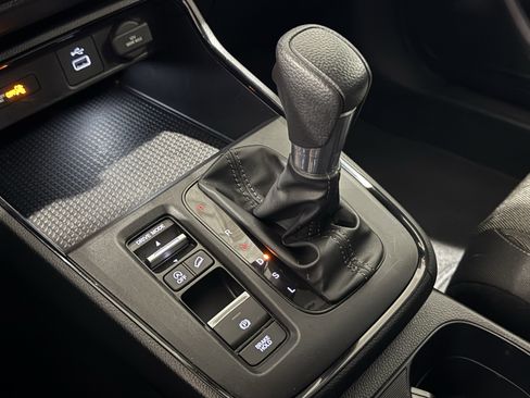 Used 2025 Honda CR-V LX image 29