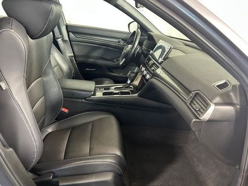 Used 2018 Honda Accord Sport image 28