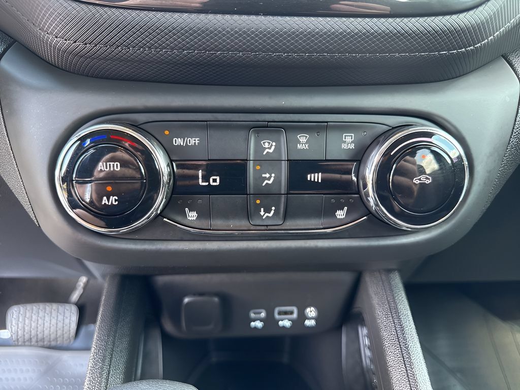 Used 2023 Chevrolet TrailBlazer LT w/ Convenience Package AWD/4WD image 20