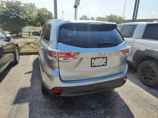 Used 2014 Toyota Highlander XLE FWD image 7