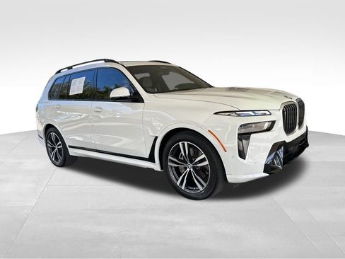 Used 2024 BMW X7 xDrive40i w/ Executive Package image 2