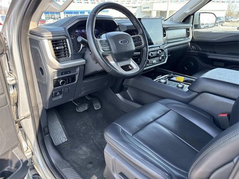 Used 2024 Ford Expedition XLT image 9
