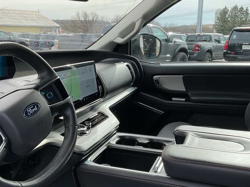 Used 2025 Ford Expedition Max Active image 24