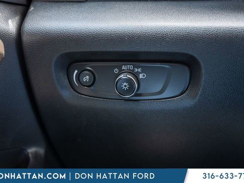 Used 2023 Chevrolet Traverse LT FWD image 17